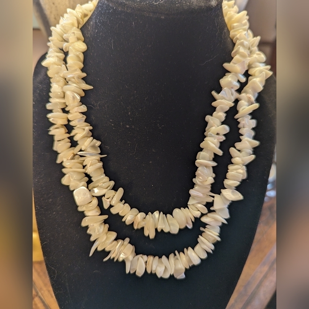 🐚 Mother of Pearl MOP shell necklace 17", no clasp, beautiful shine,heavy